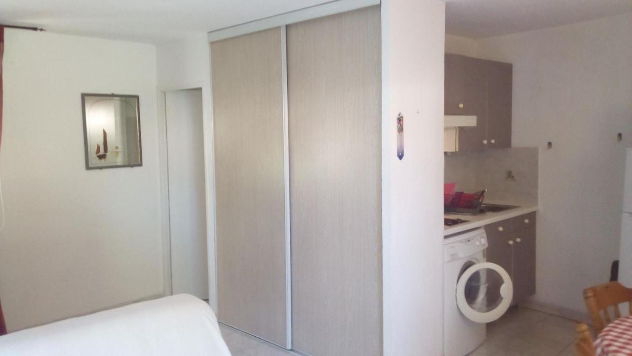 Studio de 27 m² + 70 m² de jardin à 100 m des plages Cavalaire-sur-Mer Esterno foto