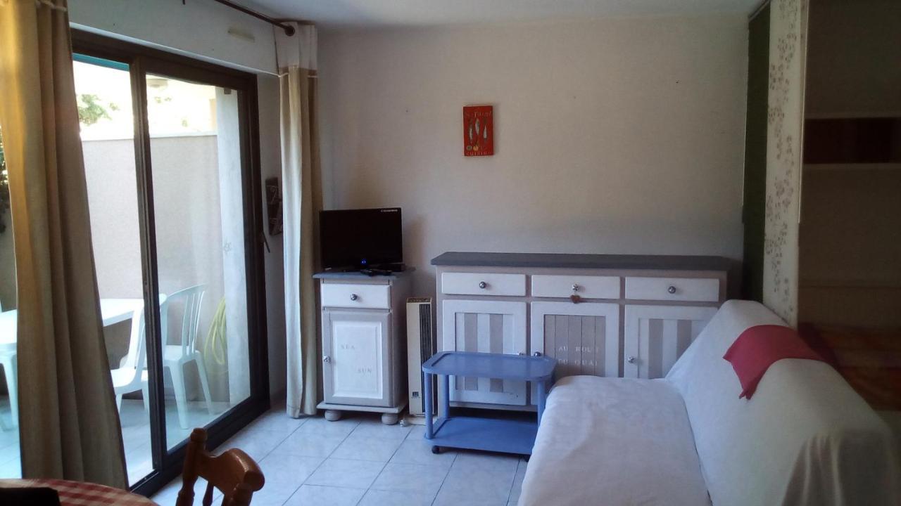 Studio de 27 m² + 70 m² de jardin à 100 m des plages Cavalaire-sur-Mer Esterno foto